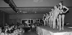 Toutes les miss ont dfil dans diffrentes tenues et notamment en maillon de bain.