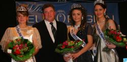  La miss et ses dauphines.